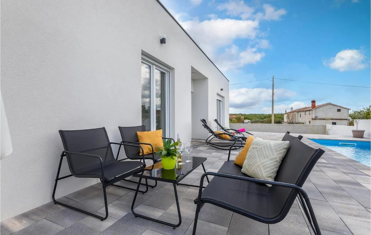 Nice Home In Majmajola With Outdoor Swimming Pool Butkovići