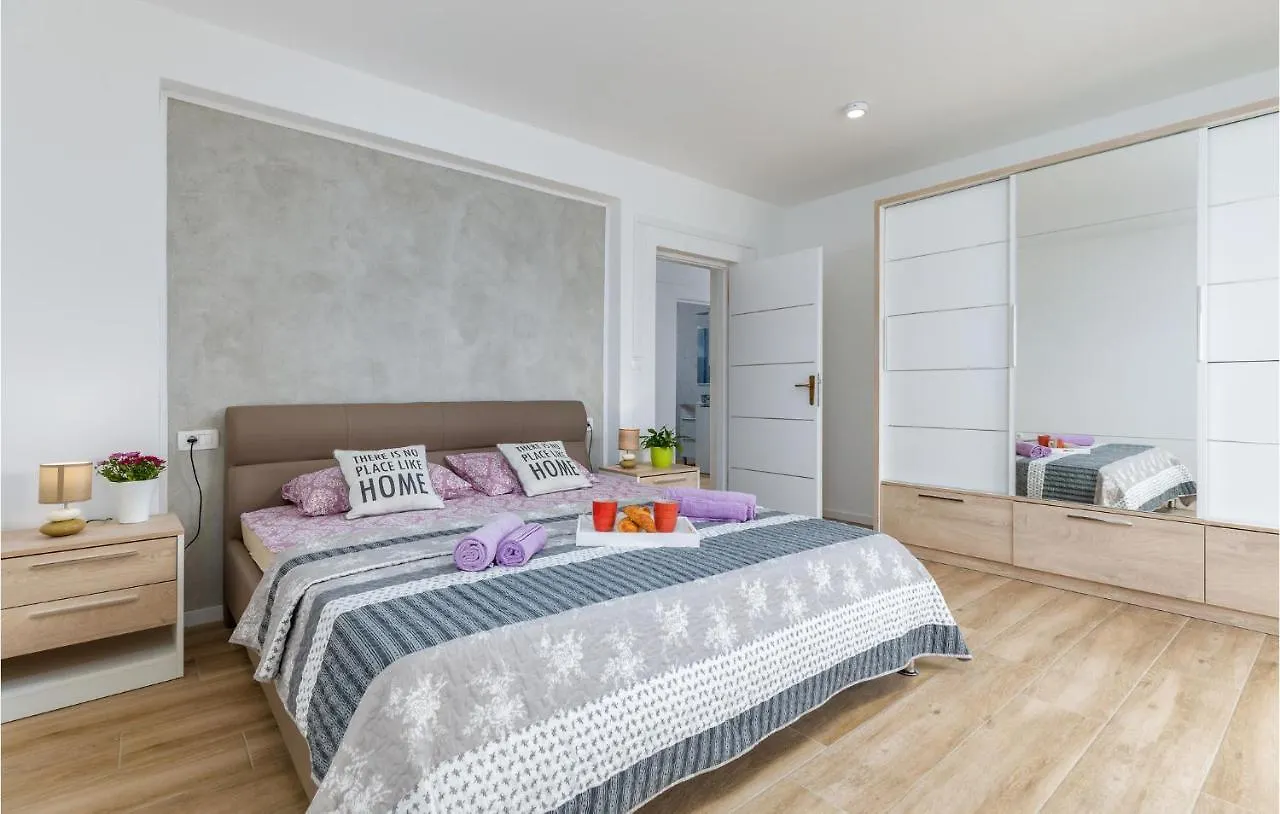別荘 Nice Home In Majmajola With Outdoor Swimming Pool Butkovići