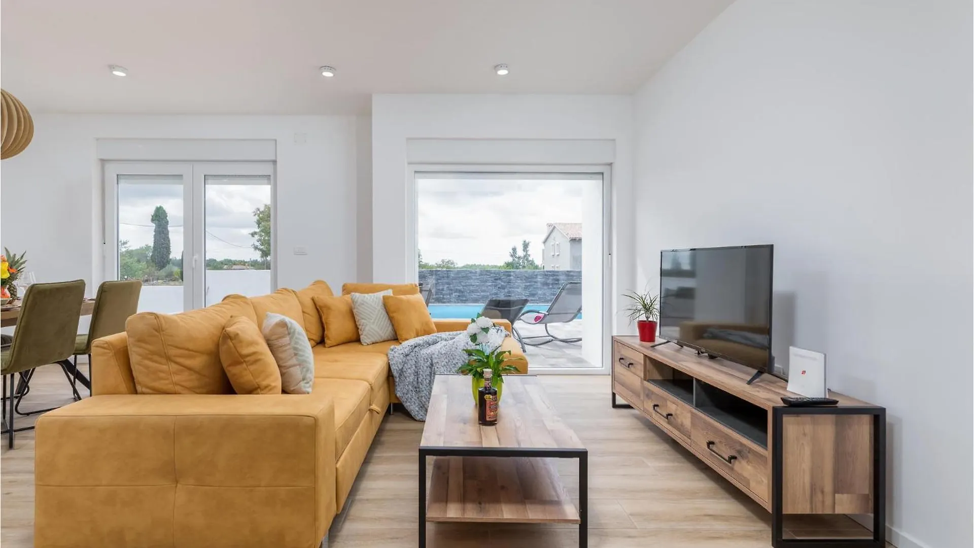 別荘 Nice Home In Majmajola With Outdoor Swimming Pool Butkovići