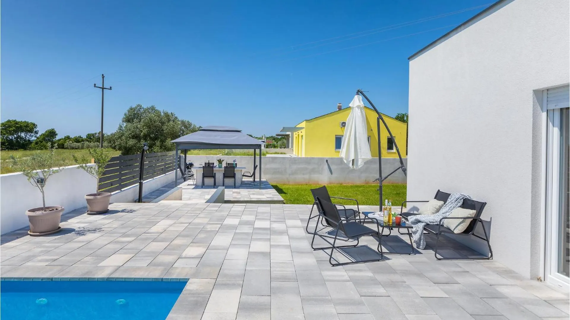 Nice Home In Majmajola With Outdoor Swimming Pool Butkovići 別荘