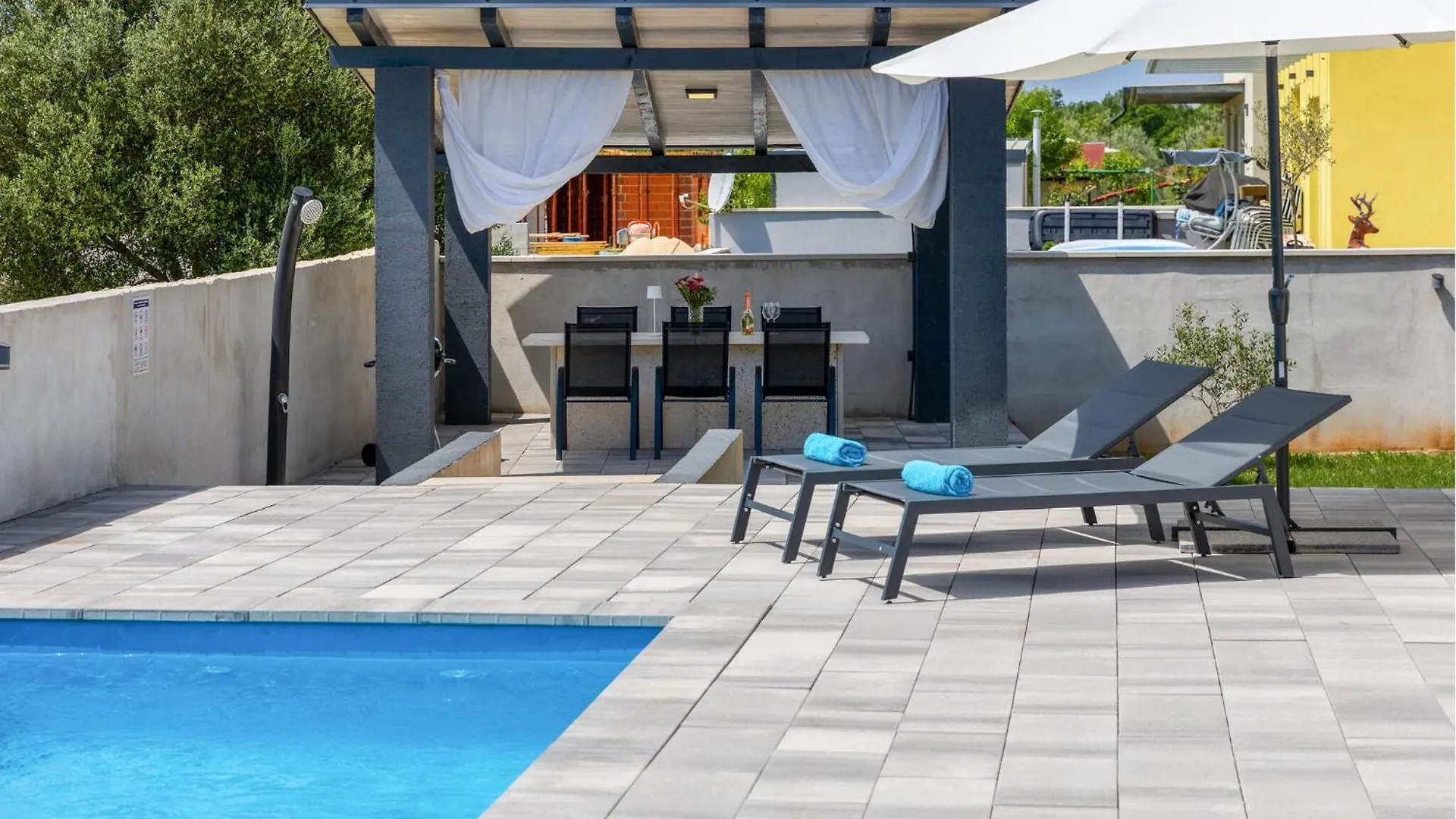 בית נופש Butkovići Nice Home In Majmajola With Outdoor Swimming Pool