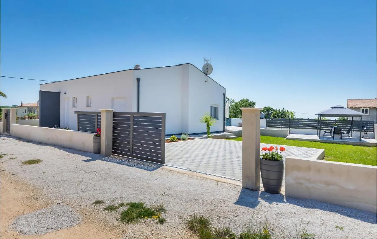 Holiday home Nice Home In Majmajola With Outdoor Swimming Pool Butkovici  Croatia
